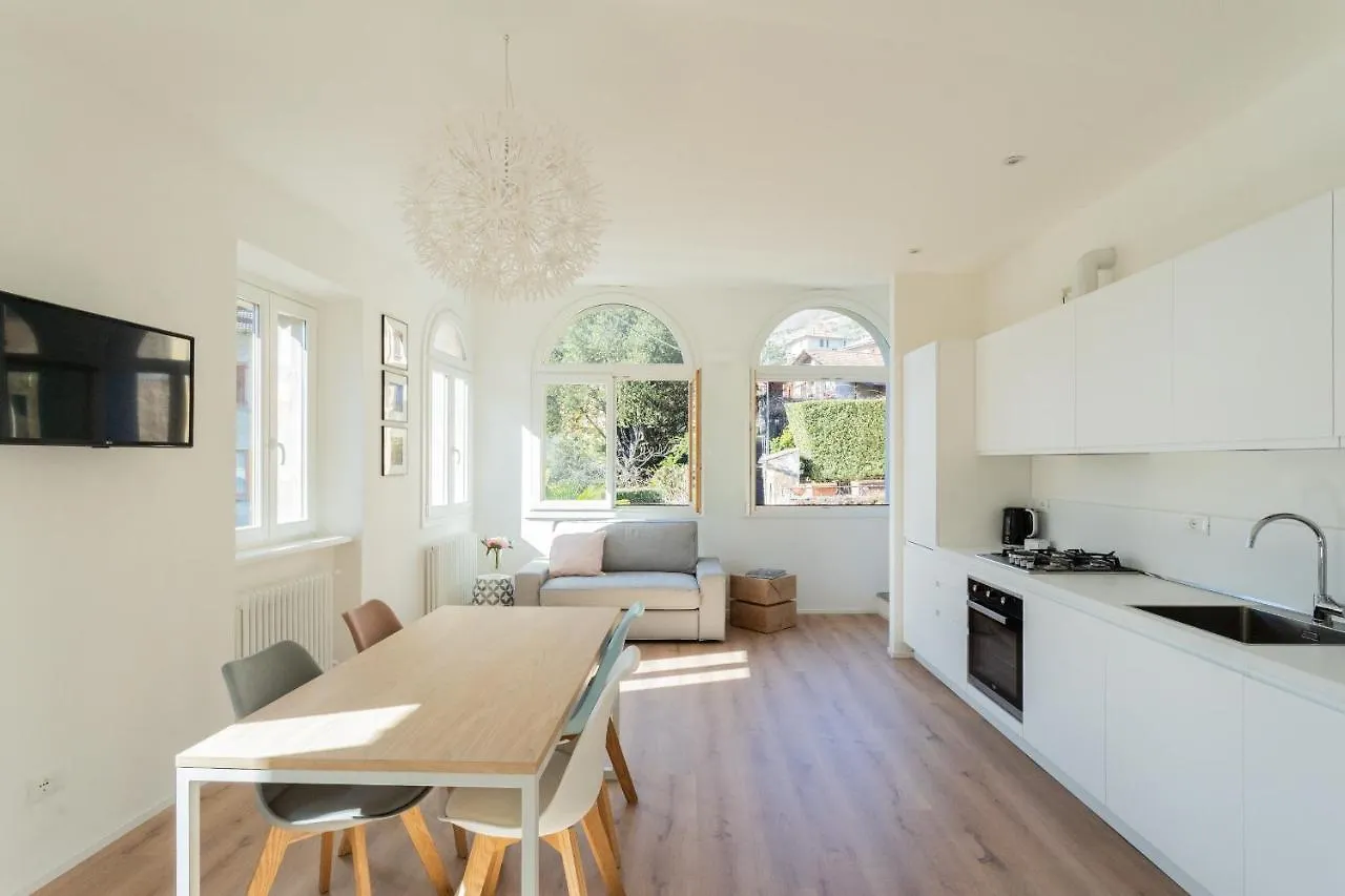 Apartment Lovely Corner In The Heart Of The Lake By Rent All Como
