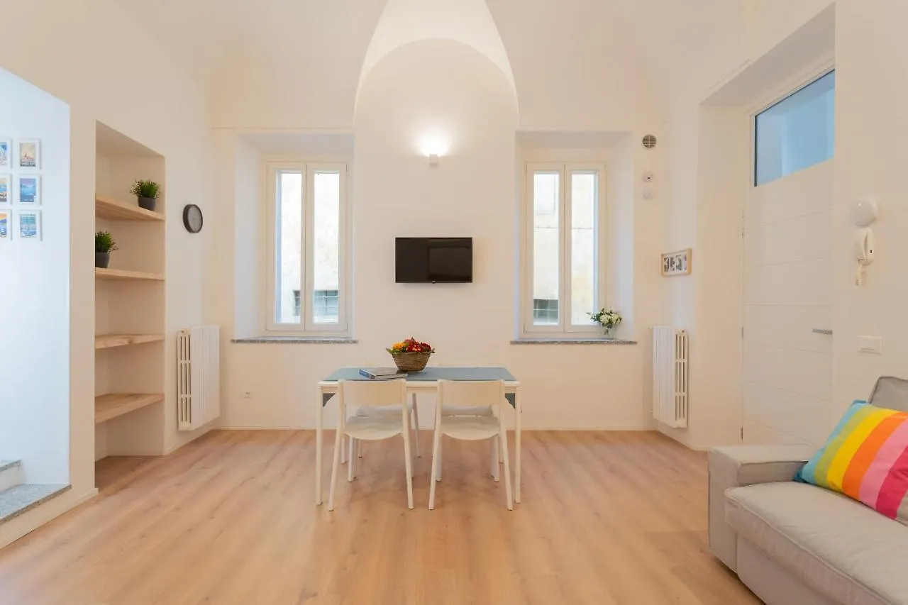 Apartment Lovely Corner In The Heart Of The Lake By Rent All Como