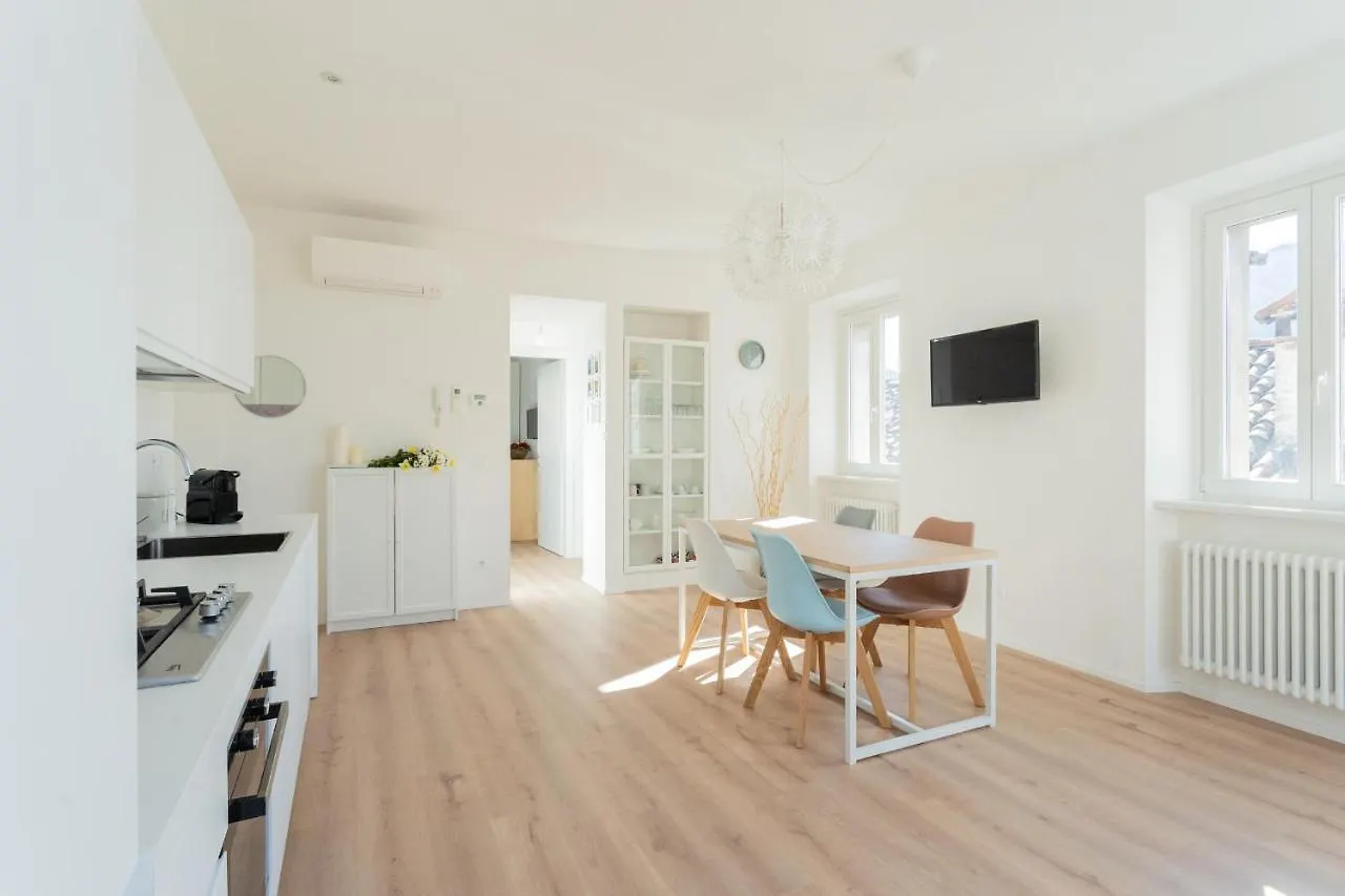Lovely Corner In The Heart Of The Lake By Rent All Como