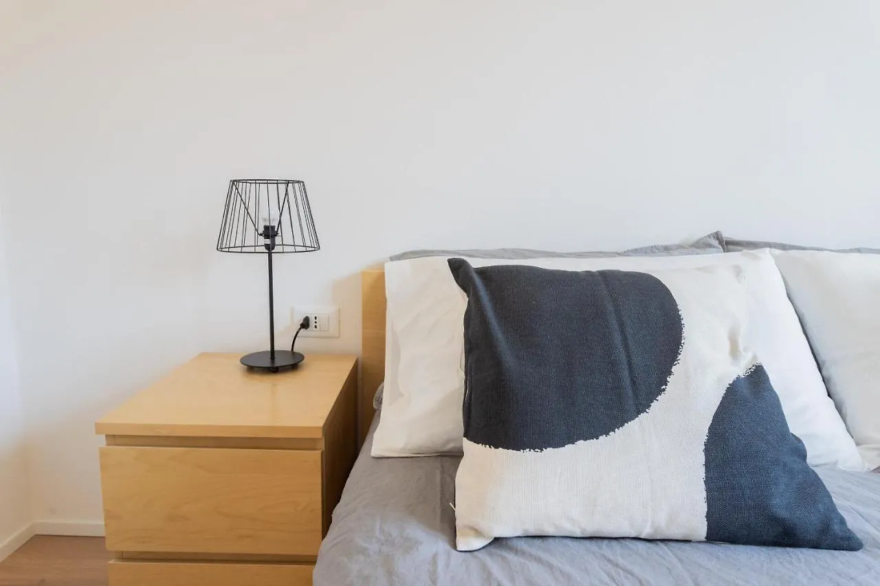 Apartment Lovely Corner In The Heart Of The Lake By Rent All Como