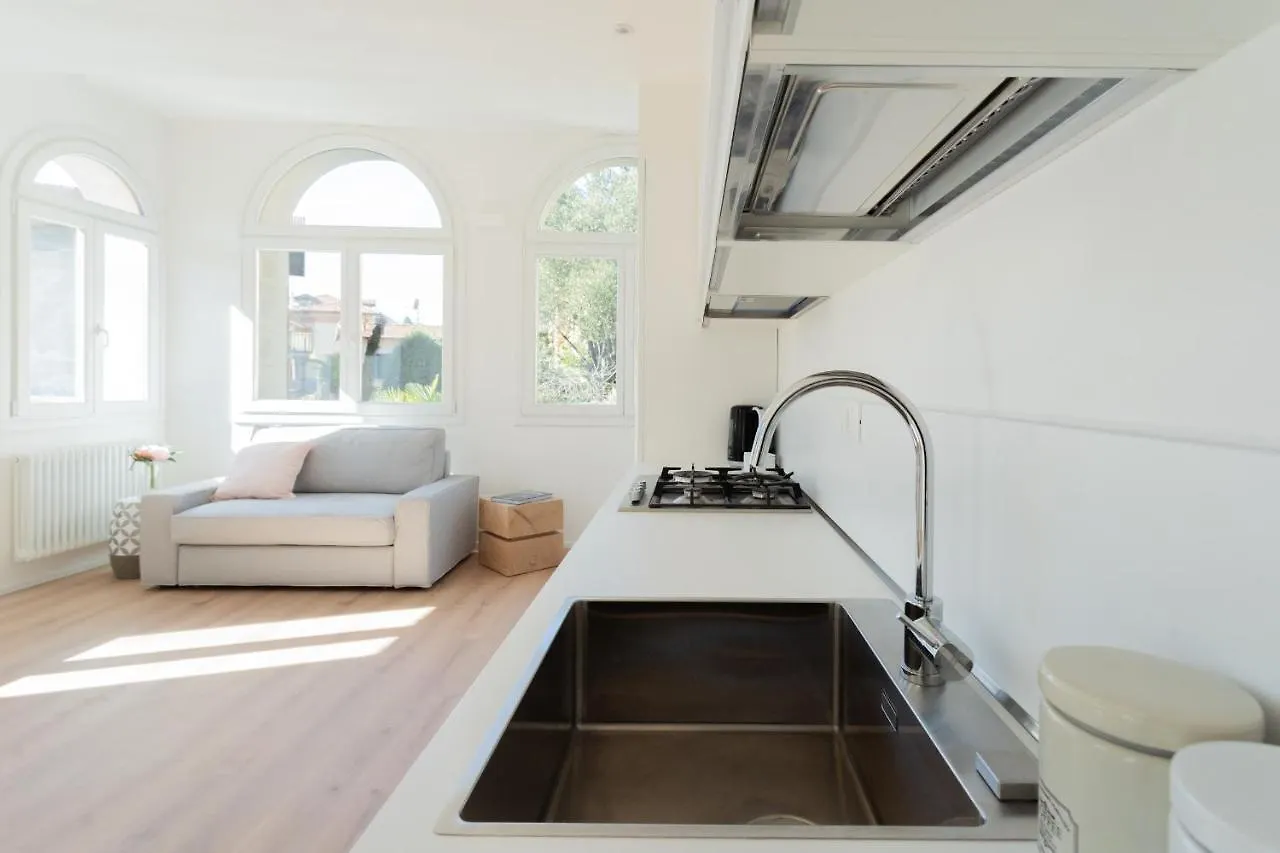 Lovely Corner In The Heart Of The Lake By Rent All Como Apartment